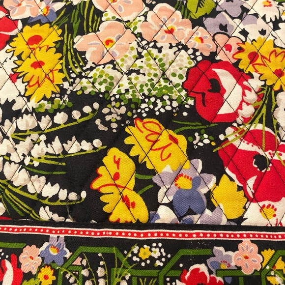 - Vera Bradley, beautiful quilted floral tote. Like new. Perfect size tote - Picture 2 of 3